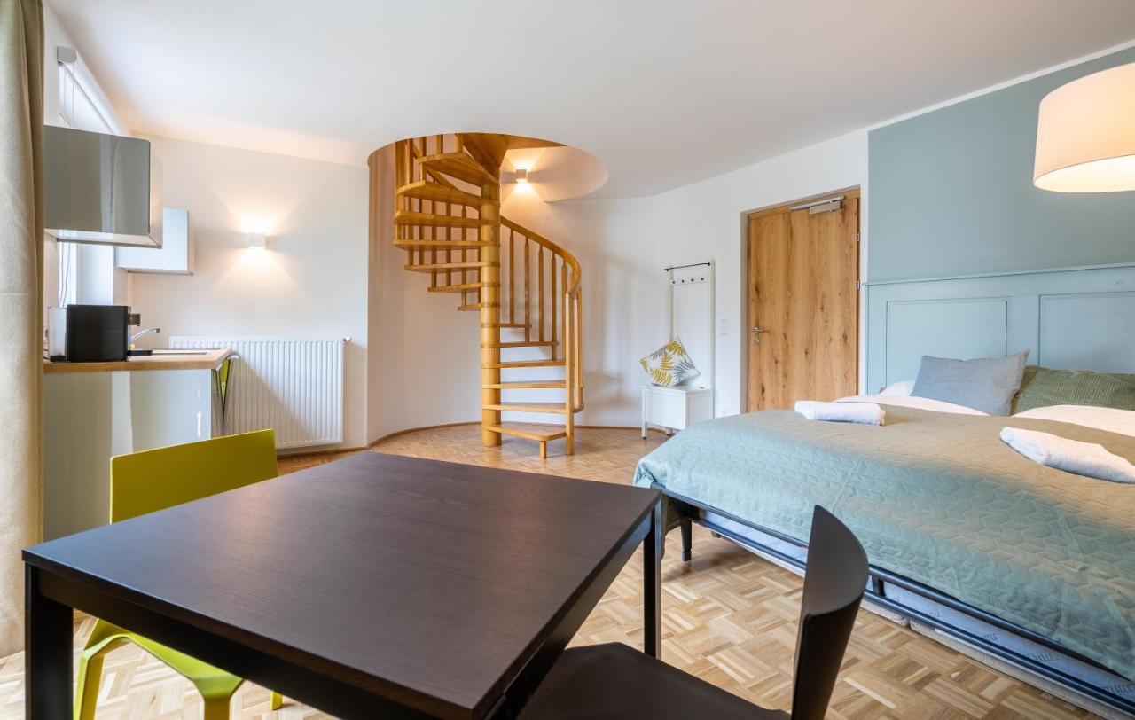 Sonnleitner Landhaus - Apartments Kotschach-Mauthen ภายนอก รูปภาพ